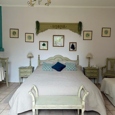 Le Domaine Des Pres Du Hom Bed & Breakfast Bézu-Saint-Éloi Bagian luar foto